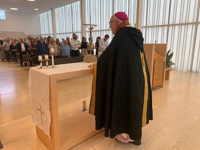 Condolencias de Salva y Monseñor)